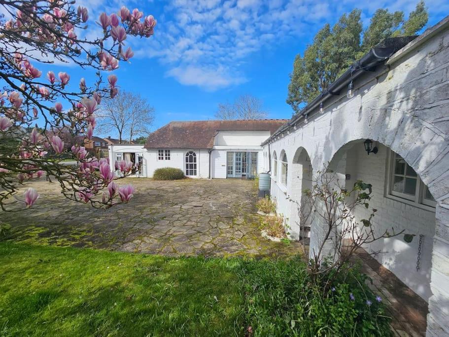 English Farmhouse Cottage Guildford Exteriör bild